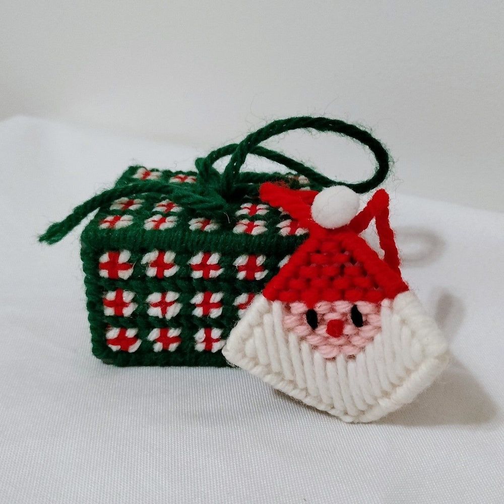 Christmas Present & Santa Yarn Tree Ornament